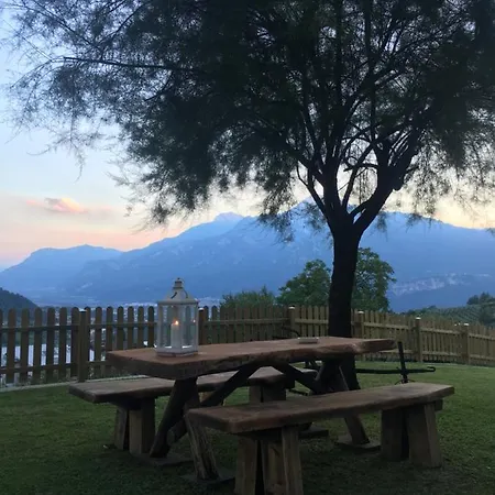 La Casa In Collina Alojamento de Acomodação e Pequeno-almoço 4*